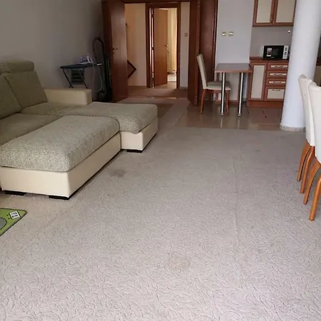 In Diamond St Vlas سفيتي فلاس