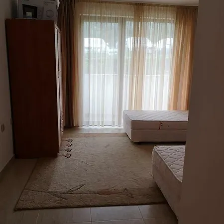 In Diamond St Vlas شقة *