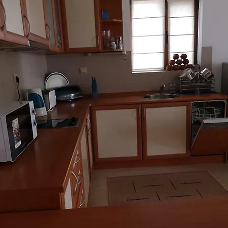 In Diamond St Vlas سفيتي فلاس